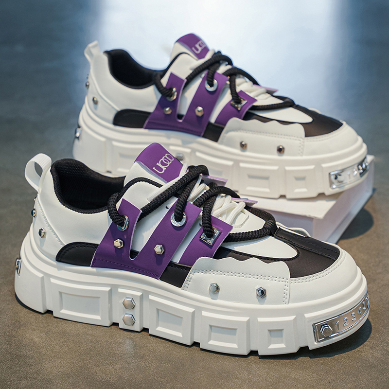 Men Shoes White Colour - รองเท้าผ้าใบผู้ชายพื้นหนาประดับหมุดสไตล์พังก์, รองเท้าพื้นหนาสีตัดกันทันสมัย, เชือกรองเท้าหนาแบบไม่เหมือนใคร, รองเท้าลำลองตกแต่งโลหะ, รองเท้าผ้าใบสีขาวเพิ่มความสูง, รองเท้ากีฬาผู้ชายสไตล์สตรีทอเนกประสงค์